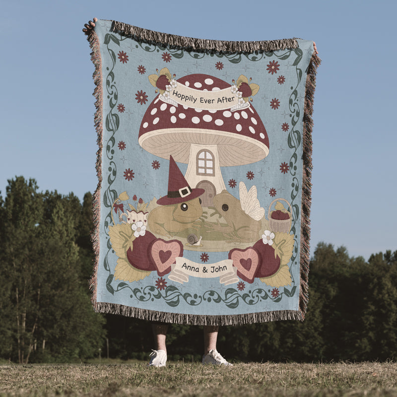 Nature-Inspired Woven Throw Blanket with Personalized Frog Couple